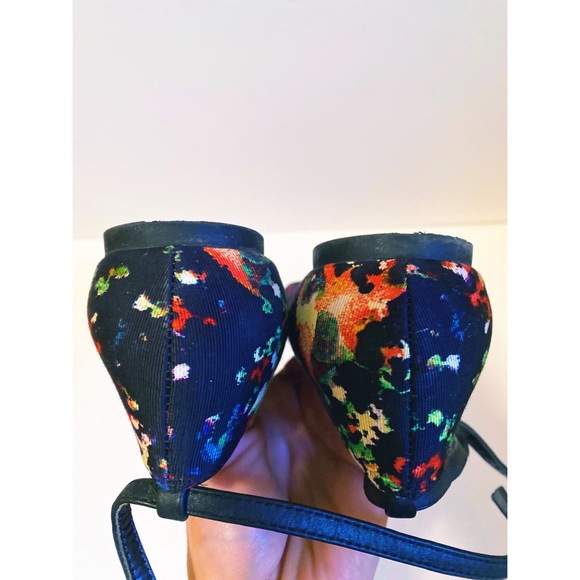 Floral Gap Flats- like new! - Picture 2 of 3